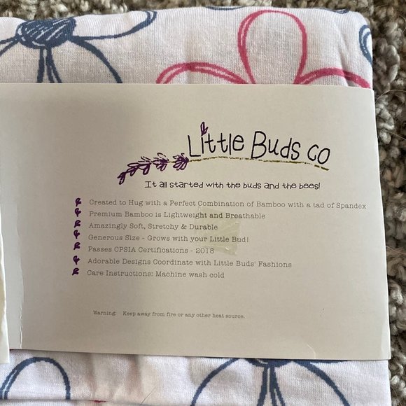 Little Buds Co- While Flower Bamboo Swaddle & Cover - Picture 5 of 5